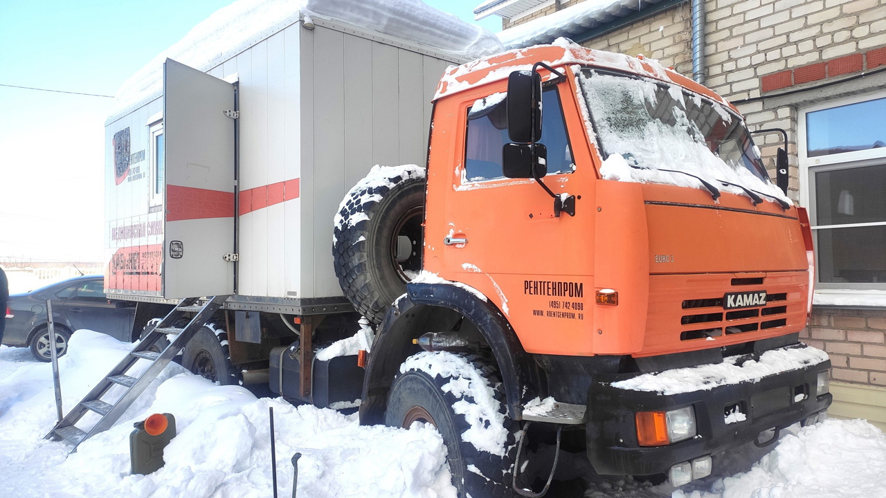 Больница в Челябинской области передала 4 автомобиля участникам СВО