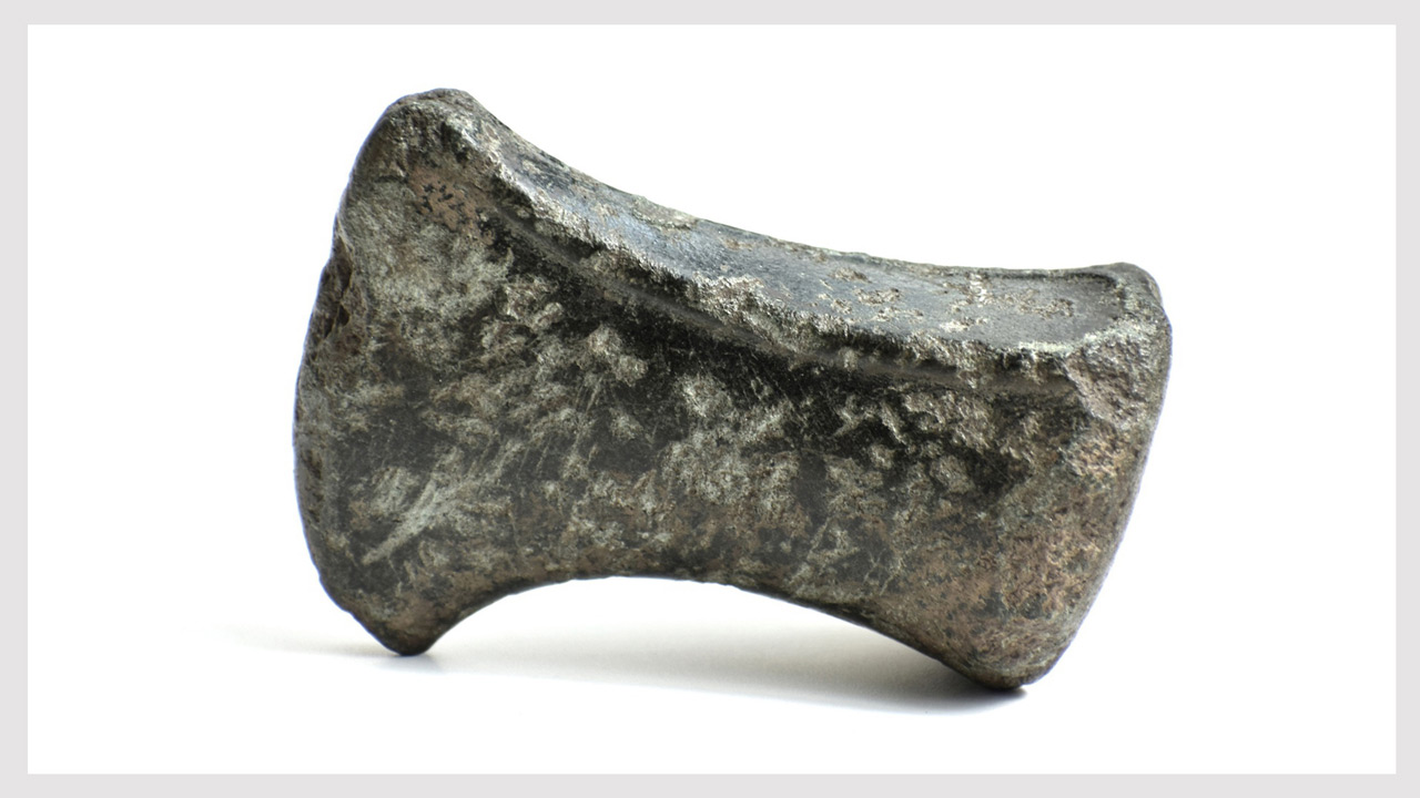 Топоры эпохи бронзового века изучают в Челябинской области