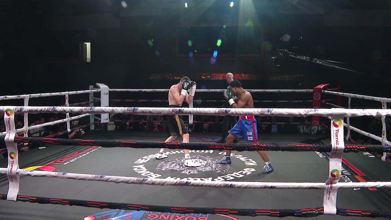 Вечер профессионального бокса "Битва на Урале" состоялся в Челябинске