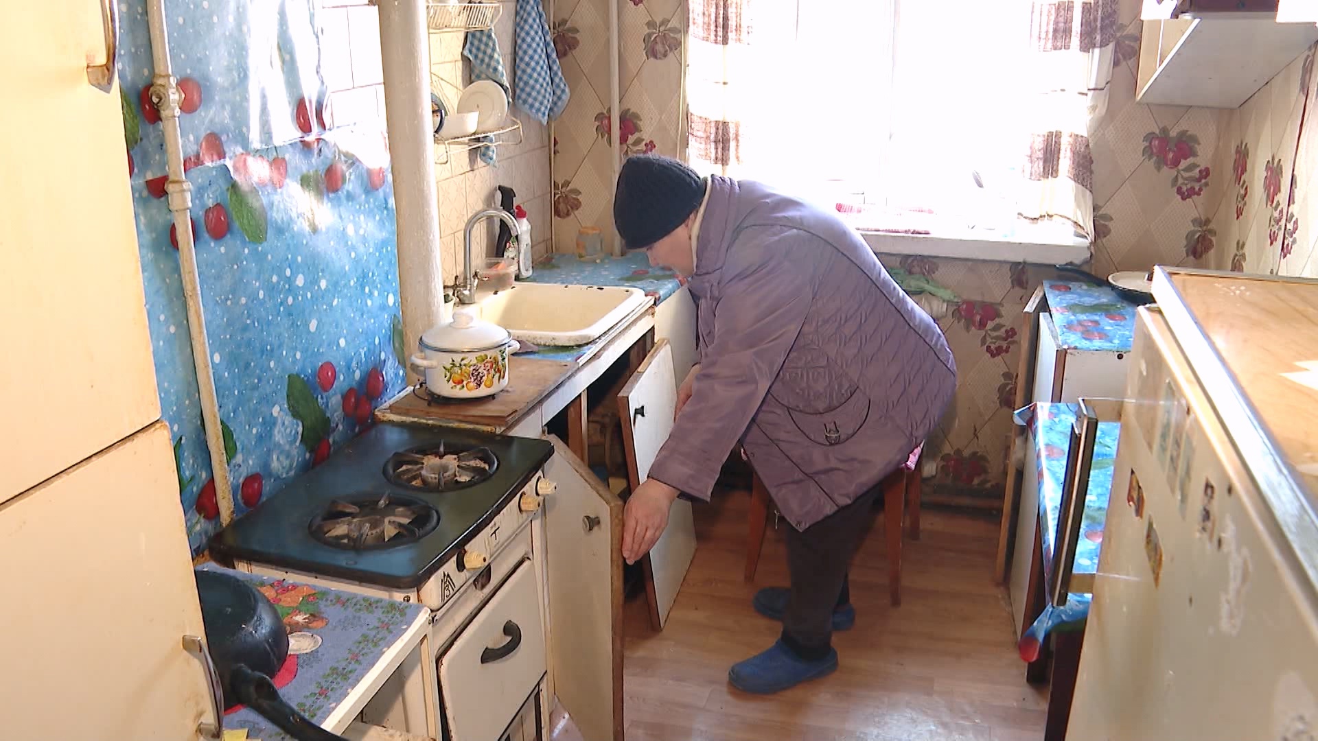 Жители дома в Челябинске пытаются добиться ремонта от управляющей компании