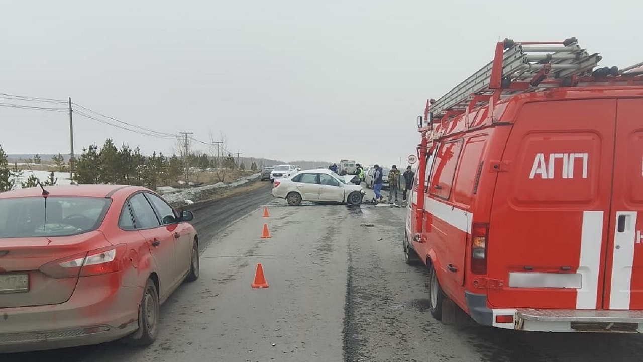 Два человека погибли в лобовом ДТП в Челябинской области Два человека погибли в лобовом ДТП в Челябинской области