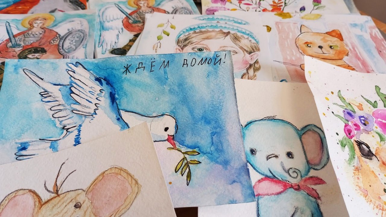 Ждем домой: дети и взрослые Миасса сделали открытки для бойцов СВО