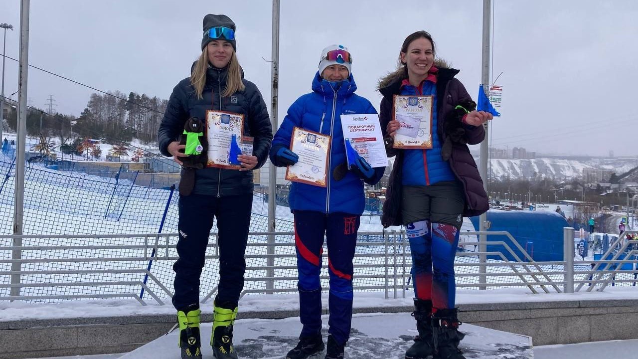 Спортсменка из Магнитогорска взяла "золото" на Кубке России по вертикальной гонке