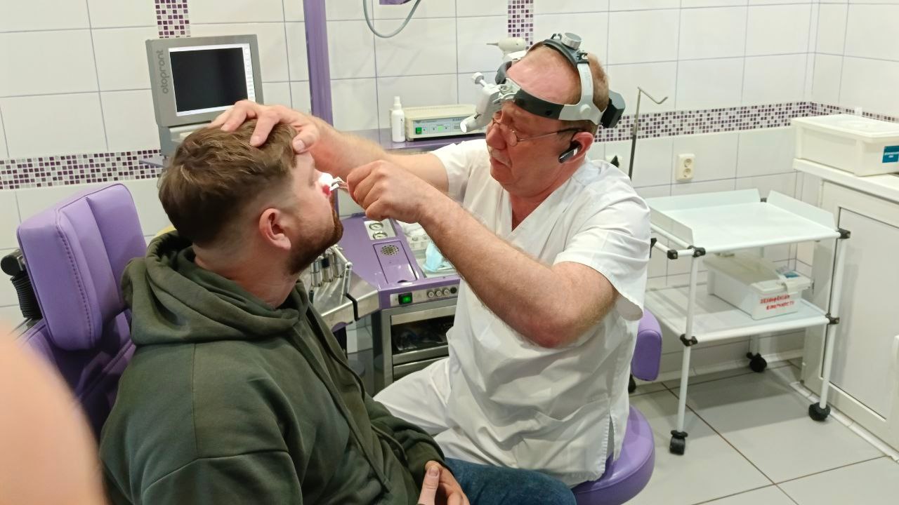 В Челябинске проводят щадящие операции по исправлению носовой перегородки