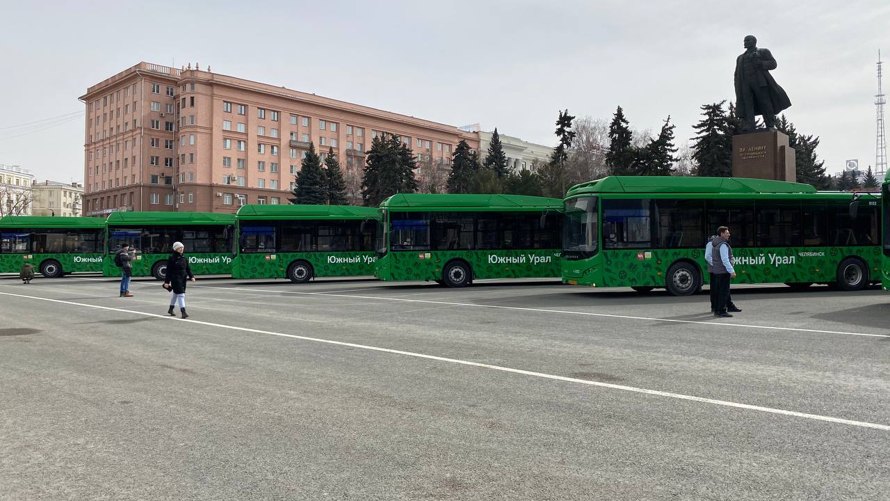 Новые автобусы-гармошки вышли на самые загруженные маршруты Челябинска Новые автобусы-гармошки вышли на самые загруженные маршруты Челябинска
