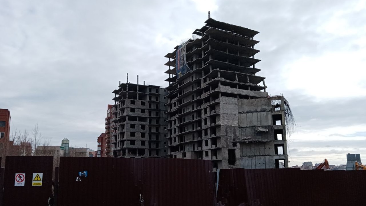Снос начался: что построят на месте аварийного долгостроя в центре Челябинска Снос начался: что построят на месте аварийного долгостроя в центре Челябинска