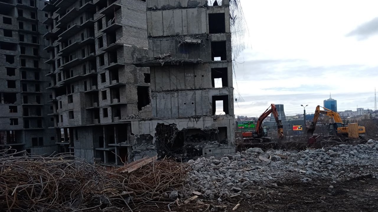 Снос начался: что появится на месте аварийного долгостроя в центре Челябинска Снос начался: что появится на месте аварийного долгостроя в центре Челябинска