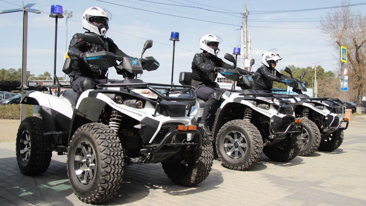 Полицейские начали патрулировать парки Челябинска на квадроциклах