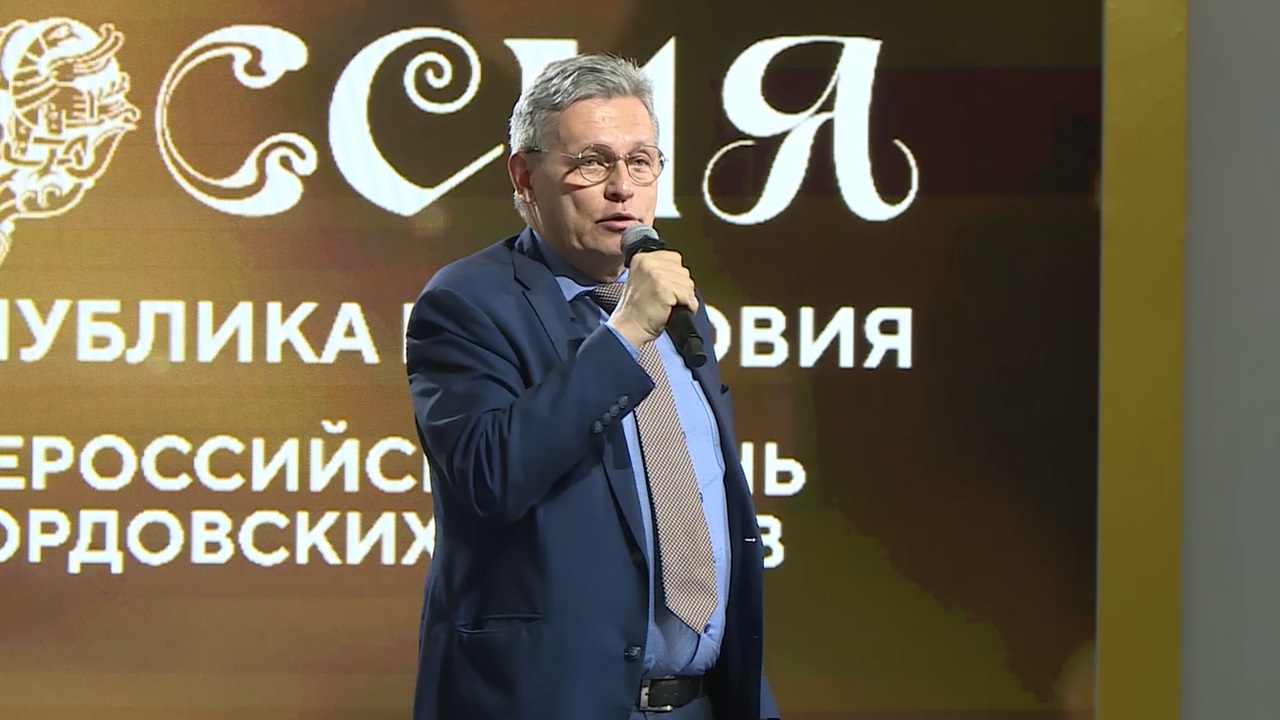 Рифат Сабитов: "Сохранение языков народов России – очень важная общая задача" Рифат Сабитов: "Сохранение языков народов России – очень важная общая задача"
