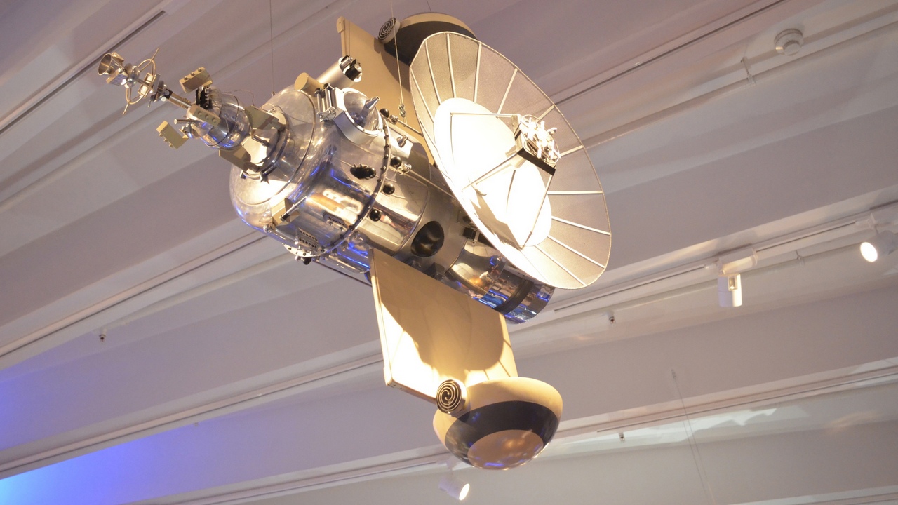 Челябинск получил со спутника открытки в честь Дня космонавтики Челябинск получил со спутника открытки в честь Дня космонавтики