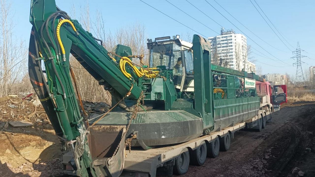Спецтехника для очистки реки Миасс прибыла в Челябинск