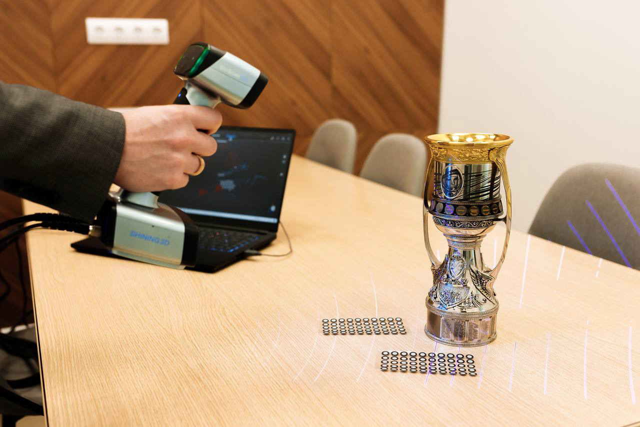 В Магнитогорске создали 3D-копию Кубка Гагарина