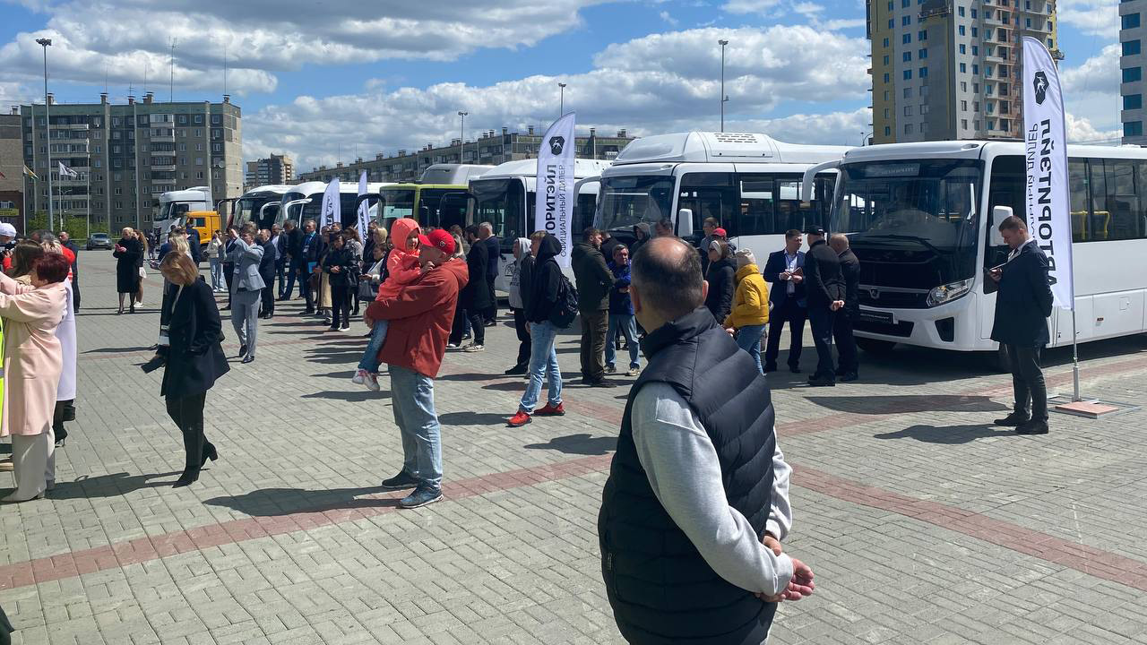 Новая техника и конкурс водителей: в Челябинске стартовал форум-выставка о транспорте Новая техника и конкурс водителей: в Челябинске стартовал форум-выставка о транспорте