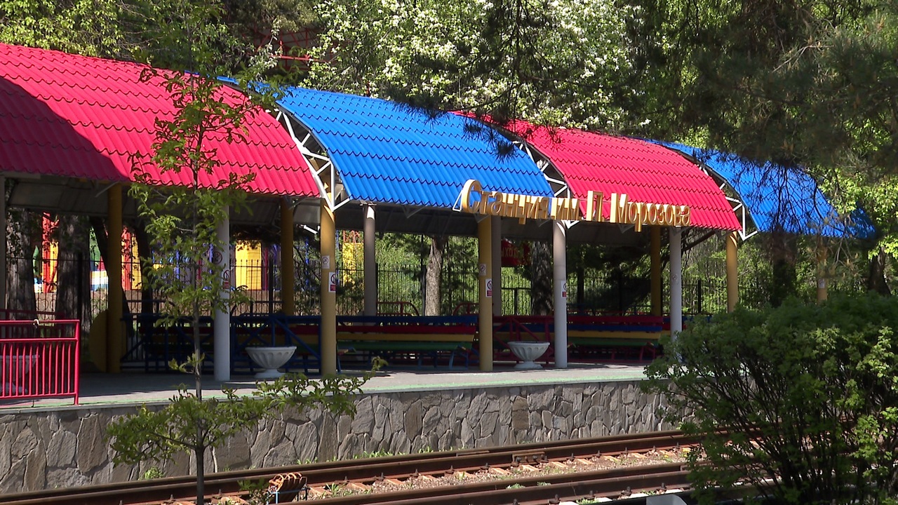 Сезон открыт: как работают школьники на детской железной дороге в Челябинске