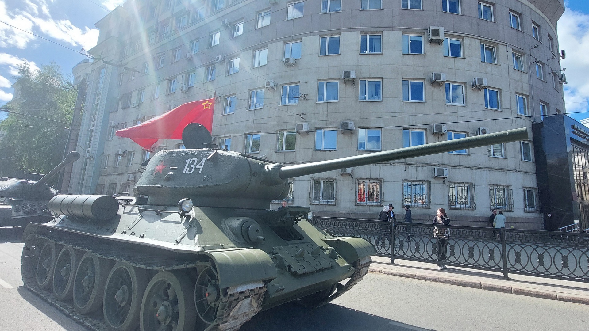 На площади Революции в Челябинске прошла генеральная репетиция Парада Победы