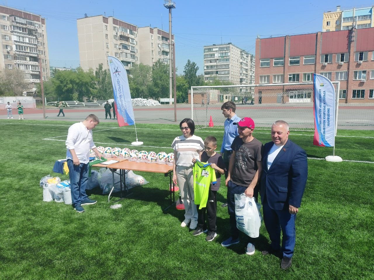 В Челябинске возрождают футбольный турнир "Кожаный мяч" В Челябинске возрождают футбольный турнир "Кожаный мяч"