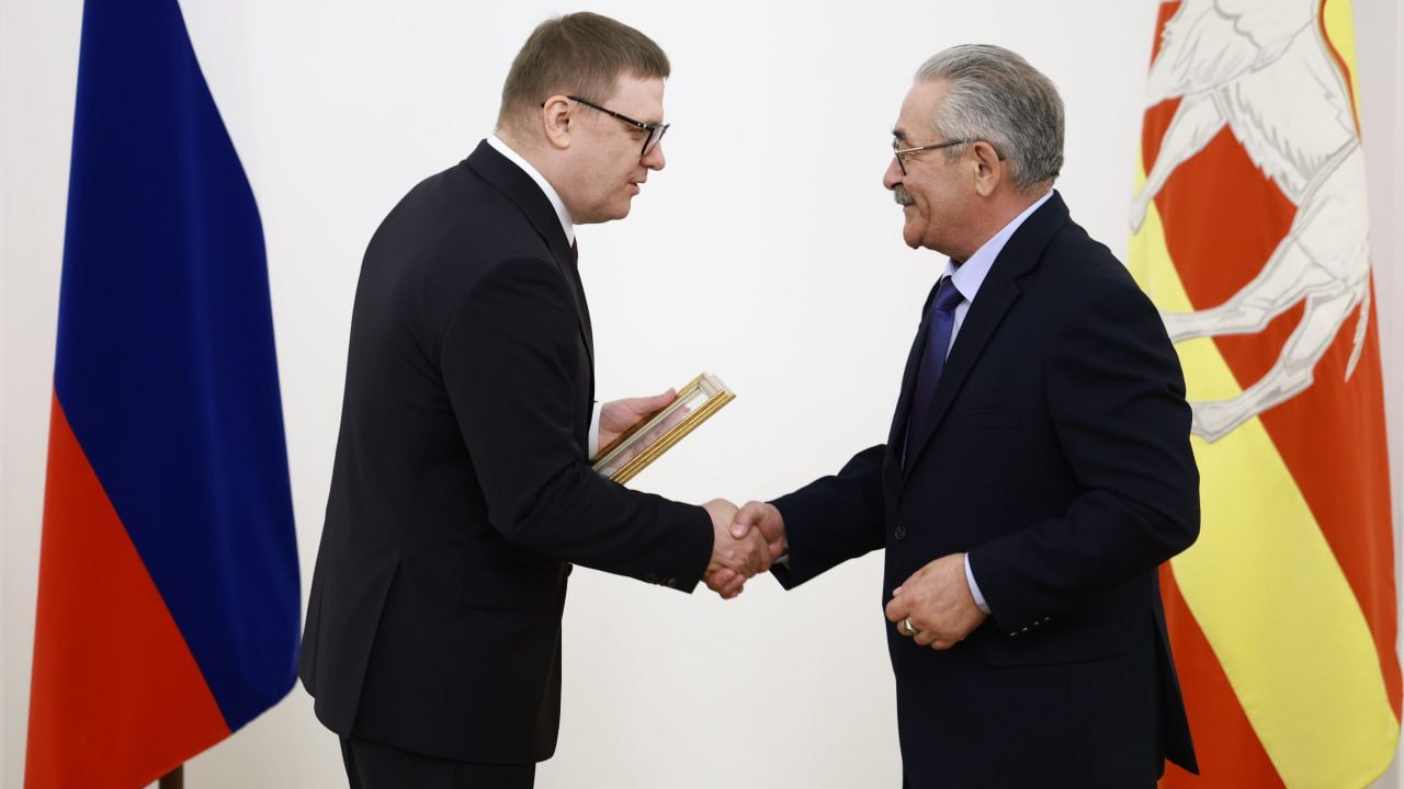 Алексей Текслер вручил награды лучшим медикам Челябинской области Алексей Текслер вручил награды лучшим медикам Челябинской области