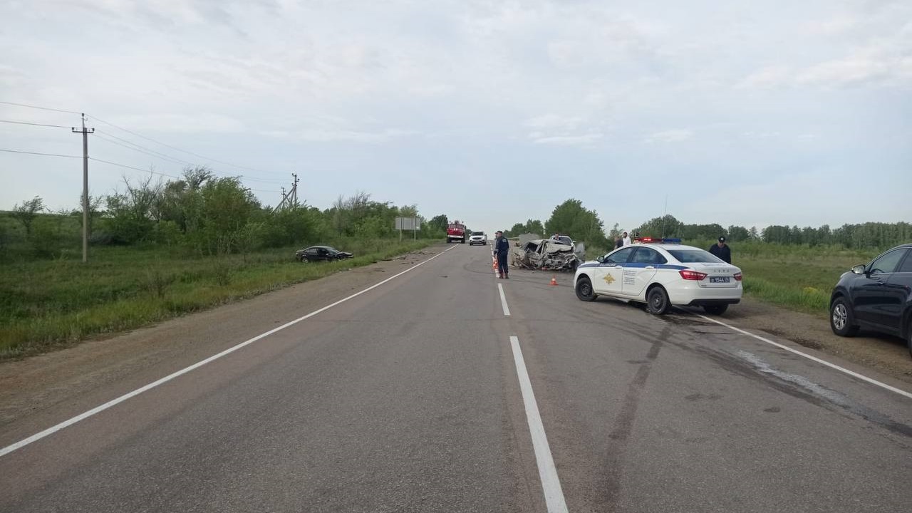 Пассажир погиб в лобовом ДТП в Челябинской области Пассажир погиб в лобовом ДТП в Челябинской области