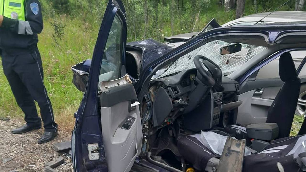 Двадцатилетняя девушка погибла в лобовой аварии в Челябинской области Двадцатилетняя девушка погибла в лобовой аварии в Челябинской области