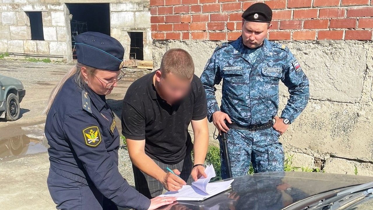 В Челябинской области передали военным конфискованные у пьяных водителей авто В Челябинской области передали военным конфискованные у пьяных водителей авто