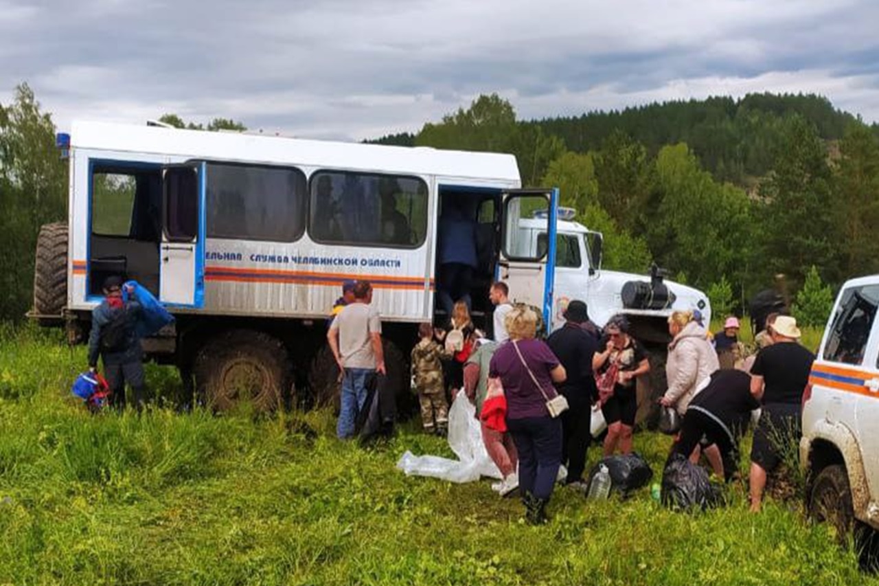 Катамараны и сапборды унесло: с реки в Челябинской области эвакуировали туристов Катамараны и сапборды унесло: с реки в Челябинской области эвакуировали туристов