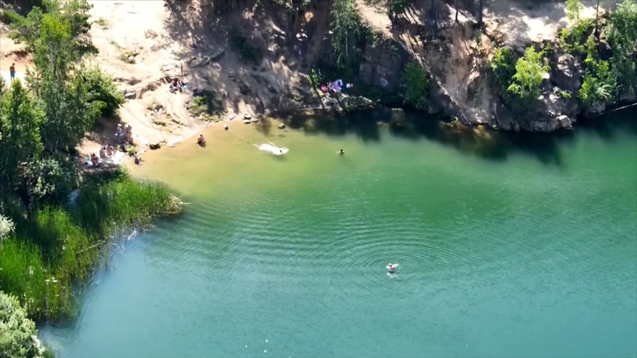В Челябинске составили протоколы на купающихся в Голубом карьере В Челябинске составили протоколы на купающихся в Голубом карьере