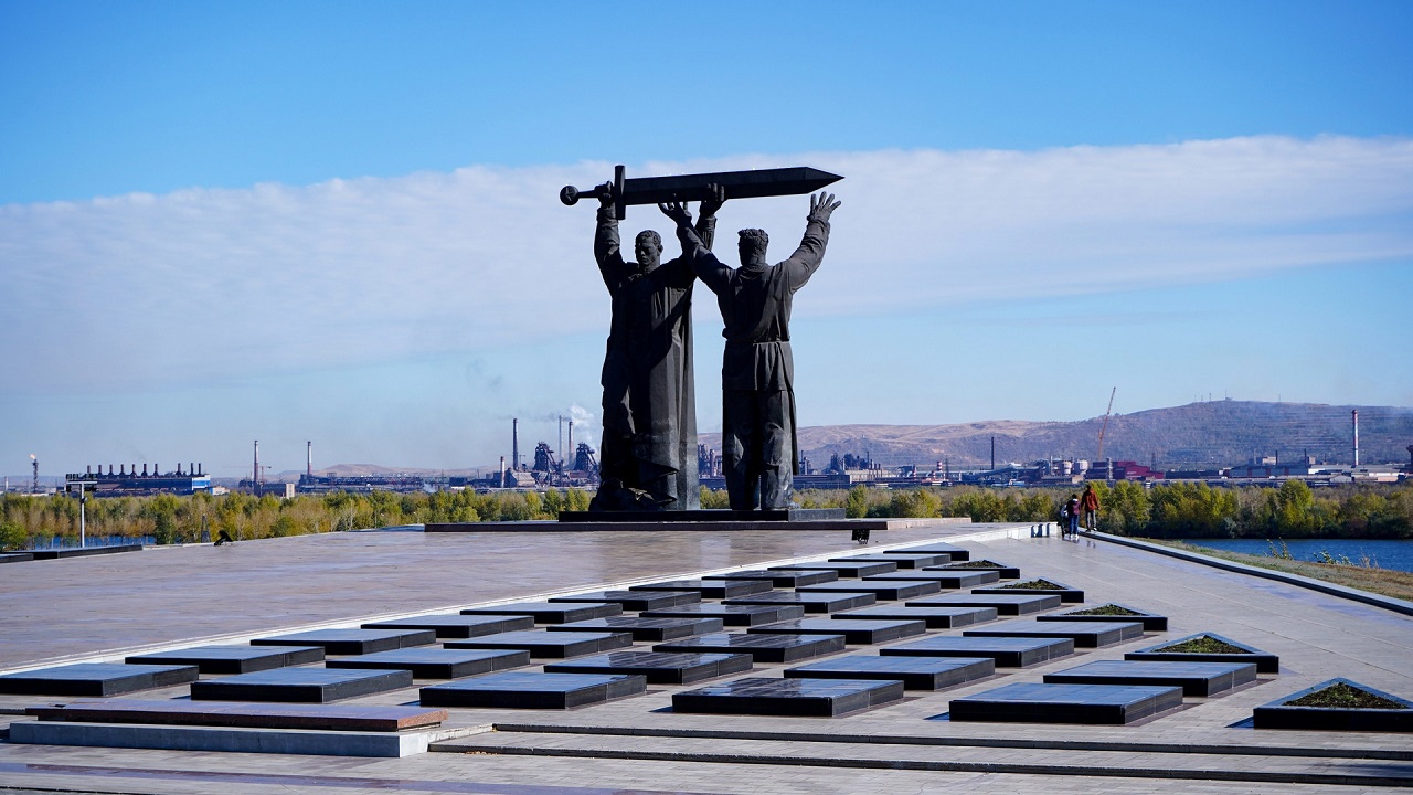 Рифат Сабитов: "Магнитогорск и Южный Урал пропитаны духом промышленной мощи" Рифат Сабитов: "Магнитогорск и Южный Урал пропитаны духом промышленной мощи"