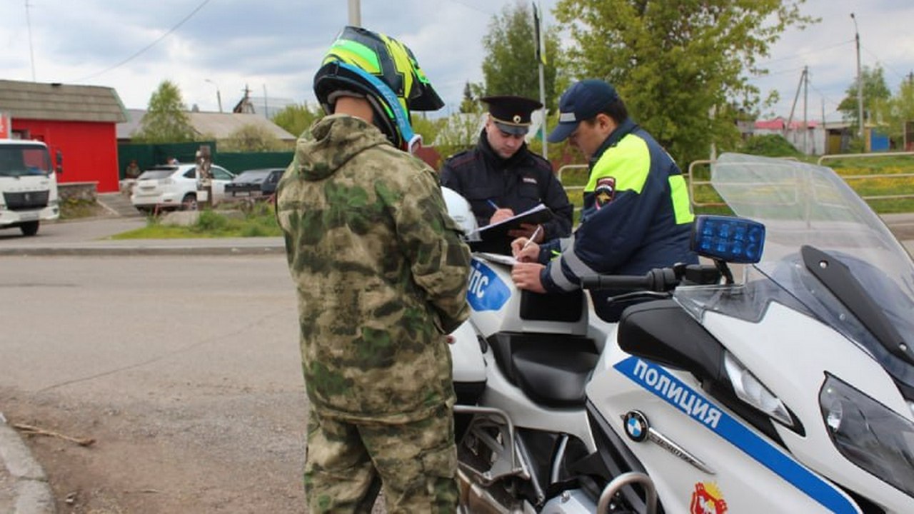 В Челябинской области за сутки задержали 20 мотоциклистов-бесправников В Челябинской области за сутки задержали 20 мотоциклистов-бесправников