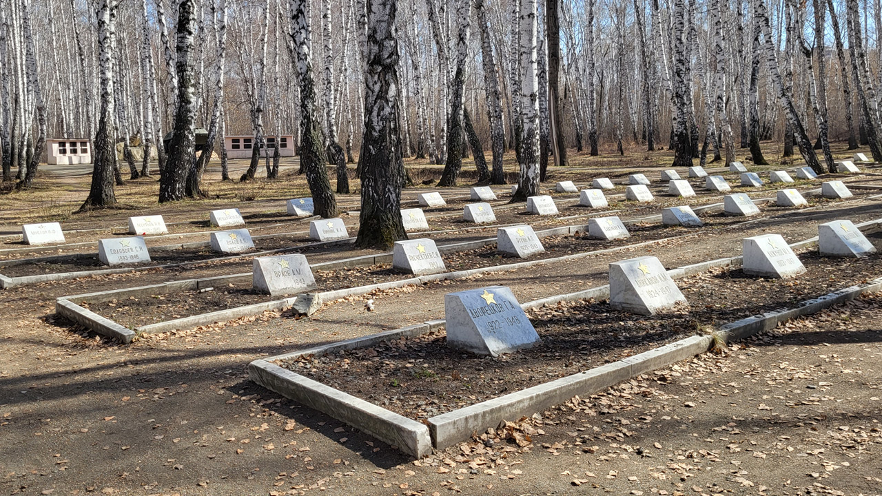 В Челябинске приступают к ремонту воинского мемориала на Лесном кладбище В Челябинске приступают к ремонту воинского мемориала на Лесном кладбище