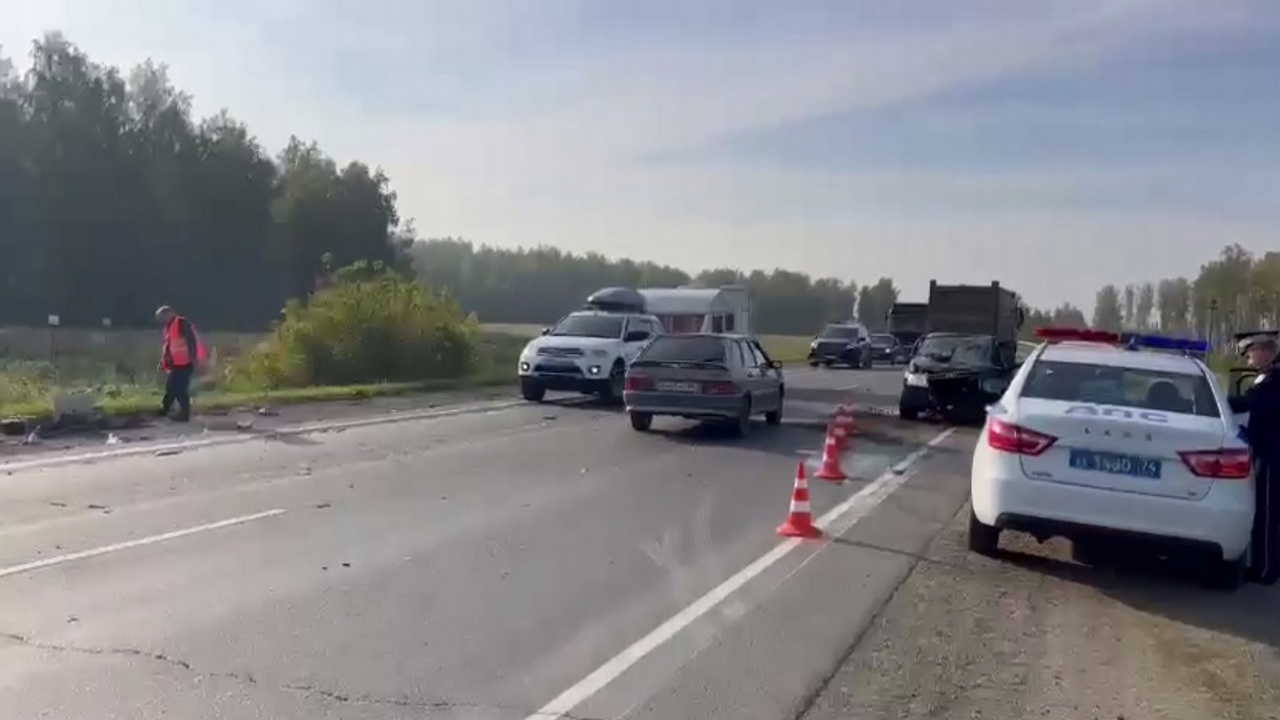 Жесткая авария на трассе под Челябинском: госпитализированы двое Жесткая авария на трассе под Челябинском: госпитализированы двое
