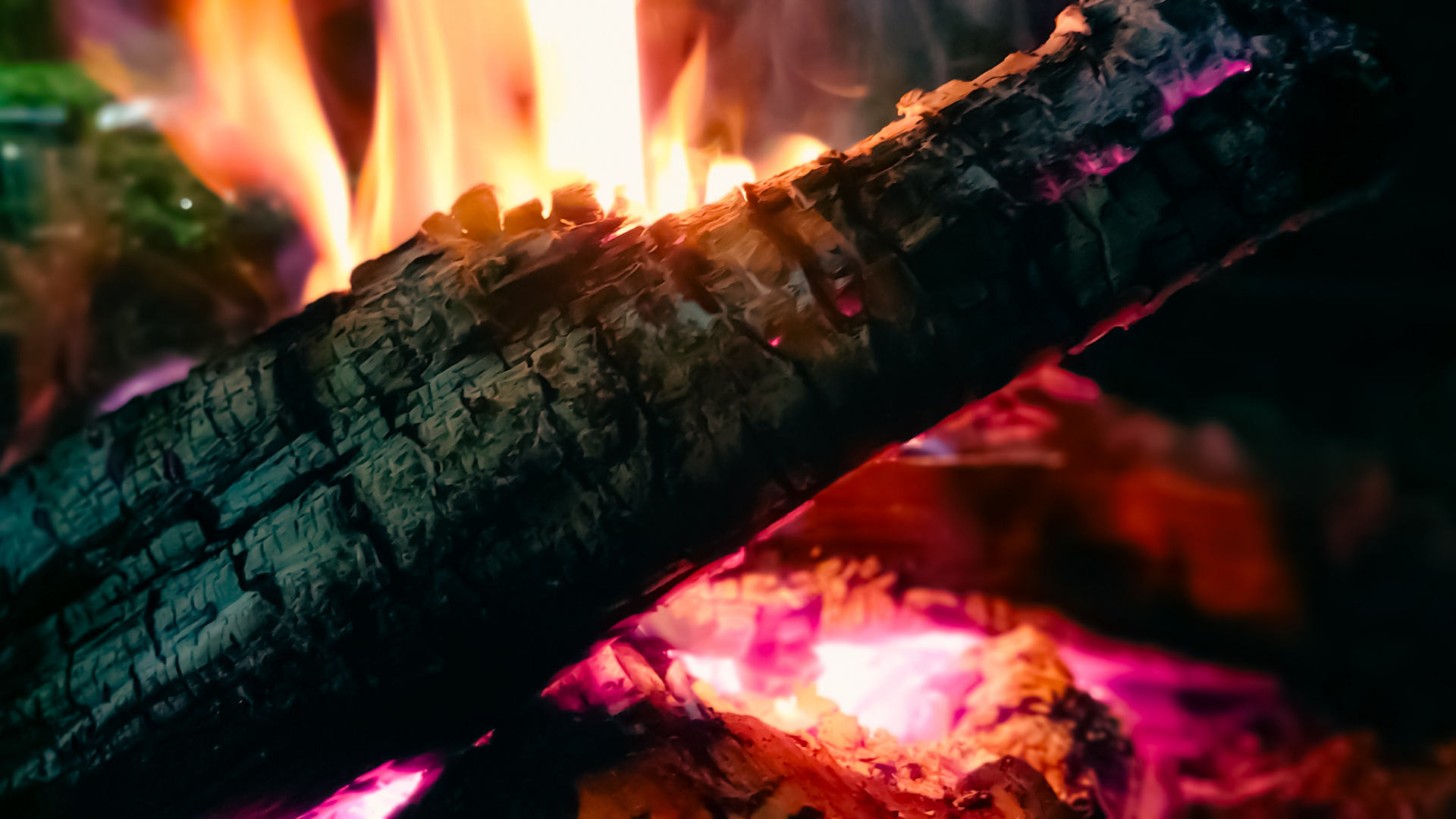 Пожарные из Челябинской области рассказали об опасностях новогодних каникул  