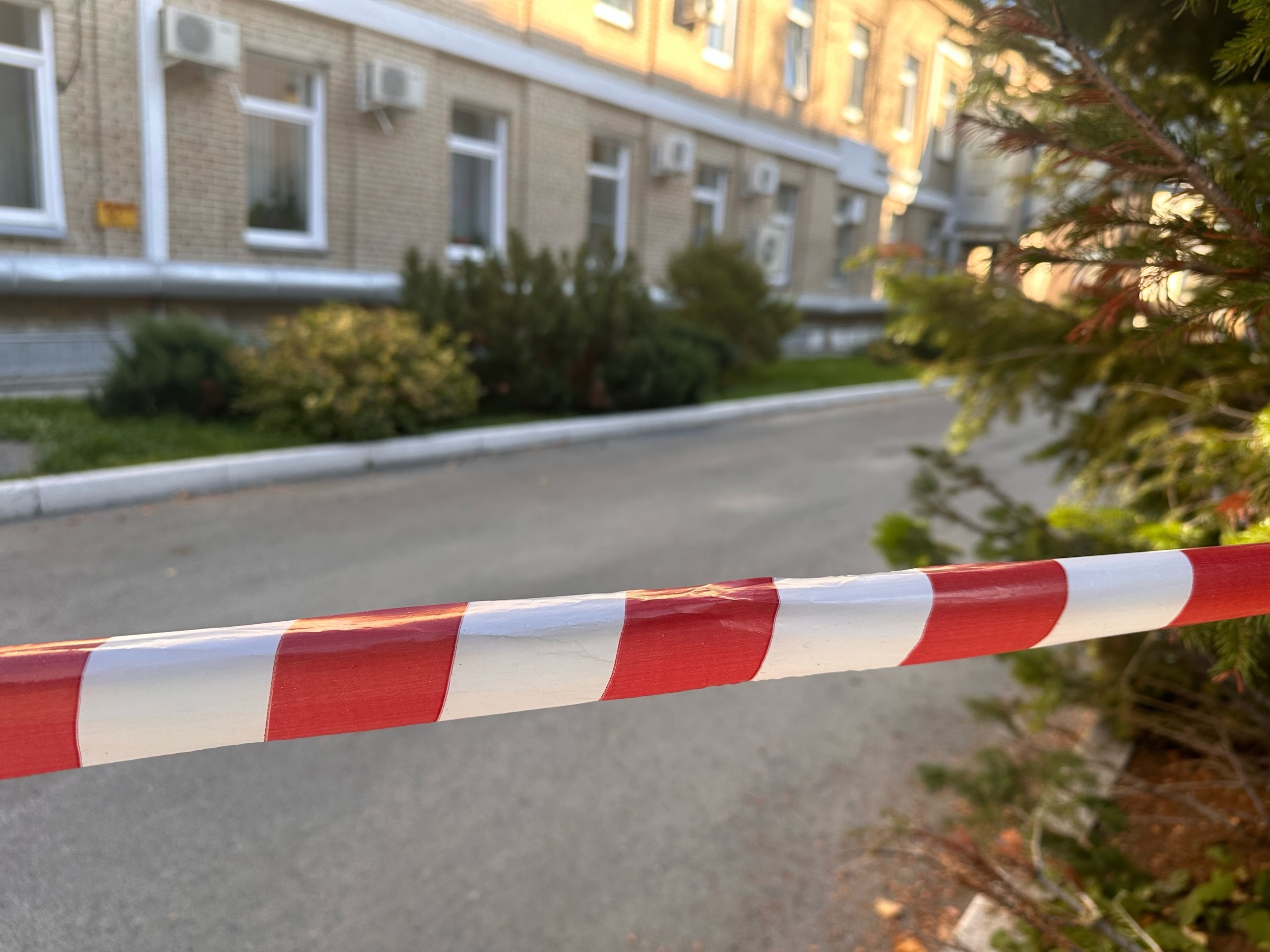 Спрятал молотки под ремень: в Челябинске вооруженный школьник напал на одноклассников