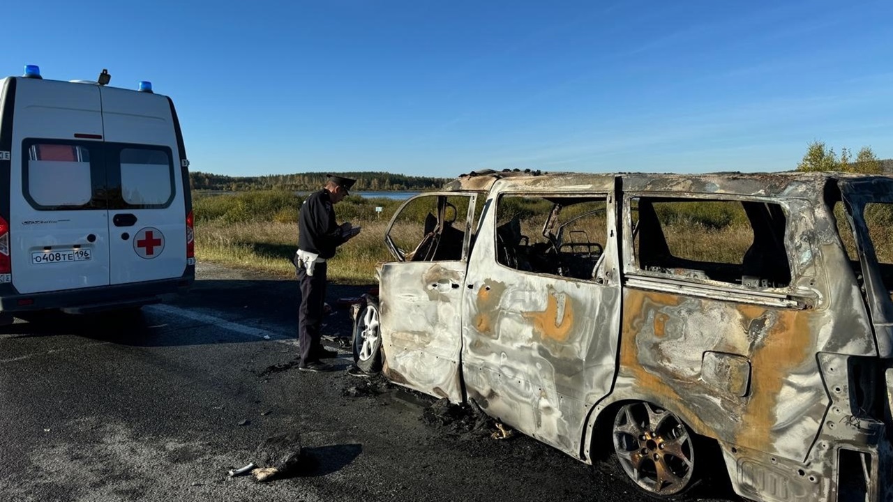 Ехавший в Челябинск грузовик попал в ДТП с пожаром и 6 пострадавшими на трассе