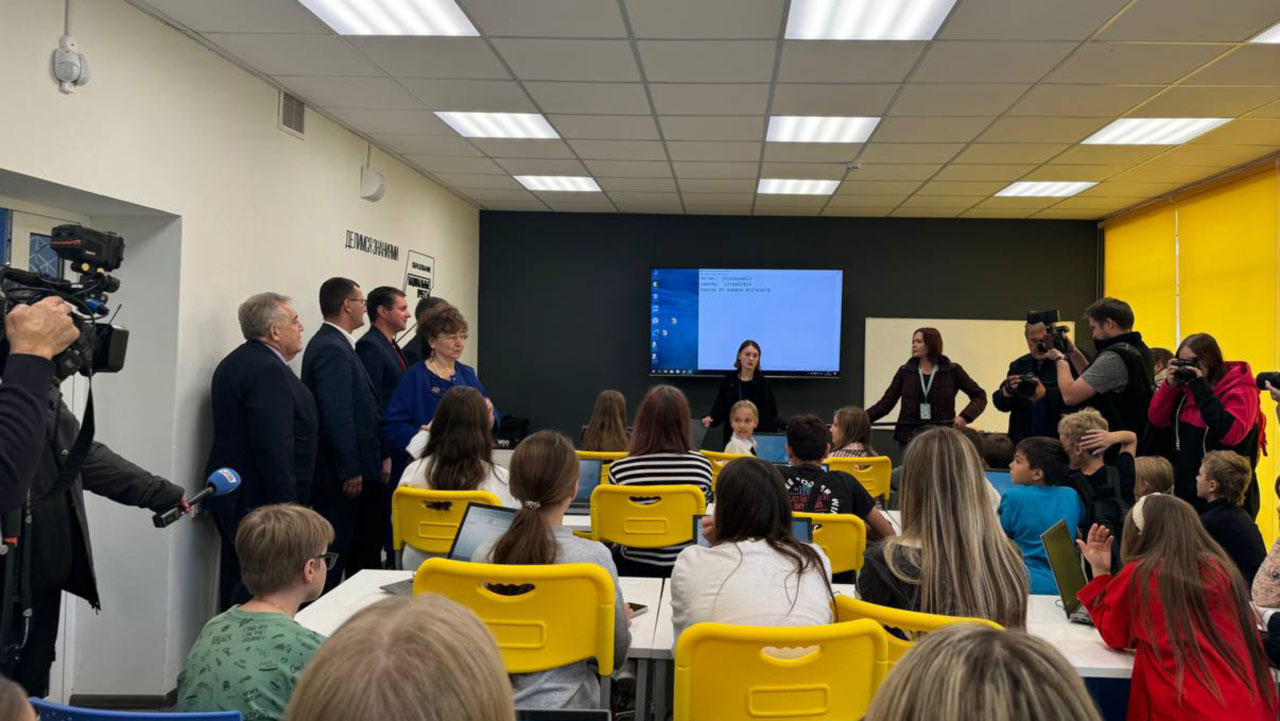 Новый центр цифрового образования детей "IT-куб" открыли в Челябинске Новый центр цифрового образования детей "IT-куб" открыли в Челябинске