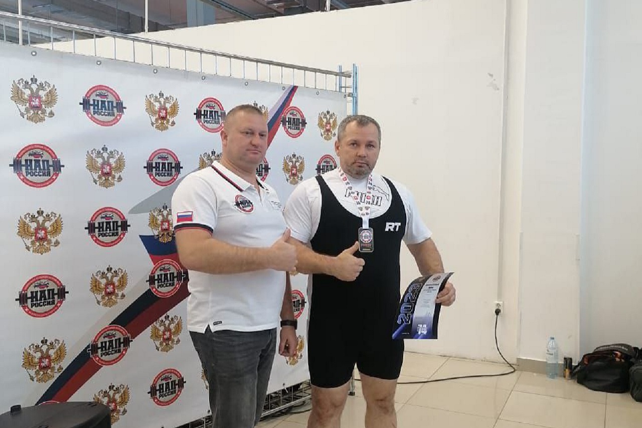 Пожарный из Челябинской области установил мировой рекорд в силовой дисциплине Пожарный из Челябинской области установил мировой рекорд в силовой дисциплине