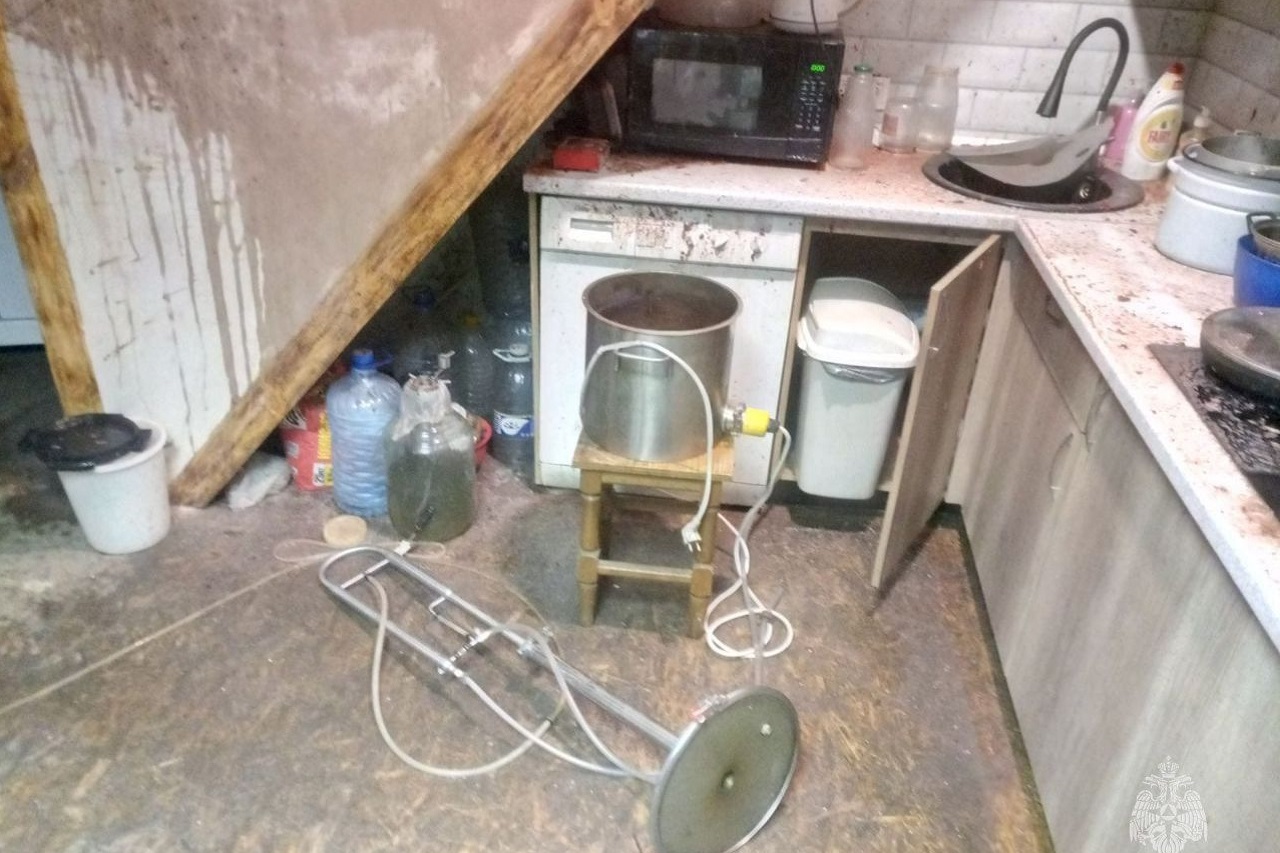 Житель Челябинска пострадал при взрыве самогонного аппарата