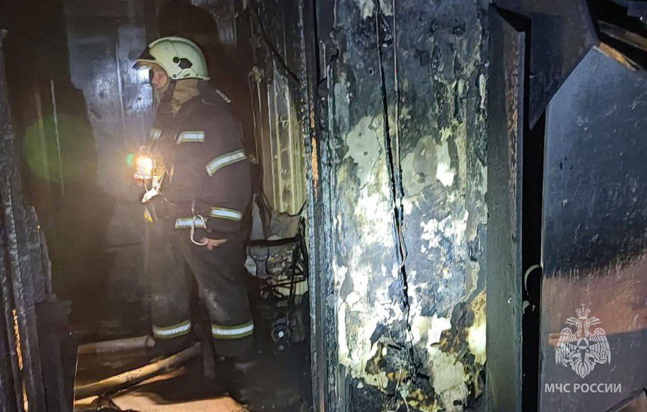 В Челябинске во время ночного пожара погиб мужчина В Челябинске во время ночного пожара погиб мужчина