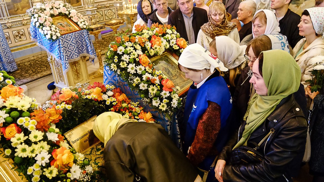 Около 70 тысяч человек поклонились мощам Матроны Московской в Челябинске Около 70 тысяч человек поклонились мощам Матроны Московской в Челябинске