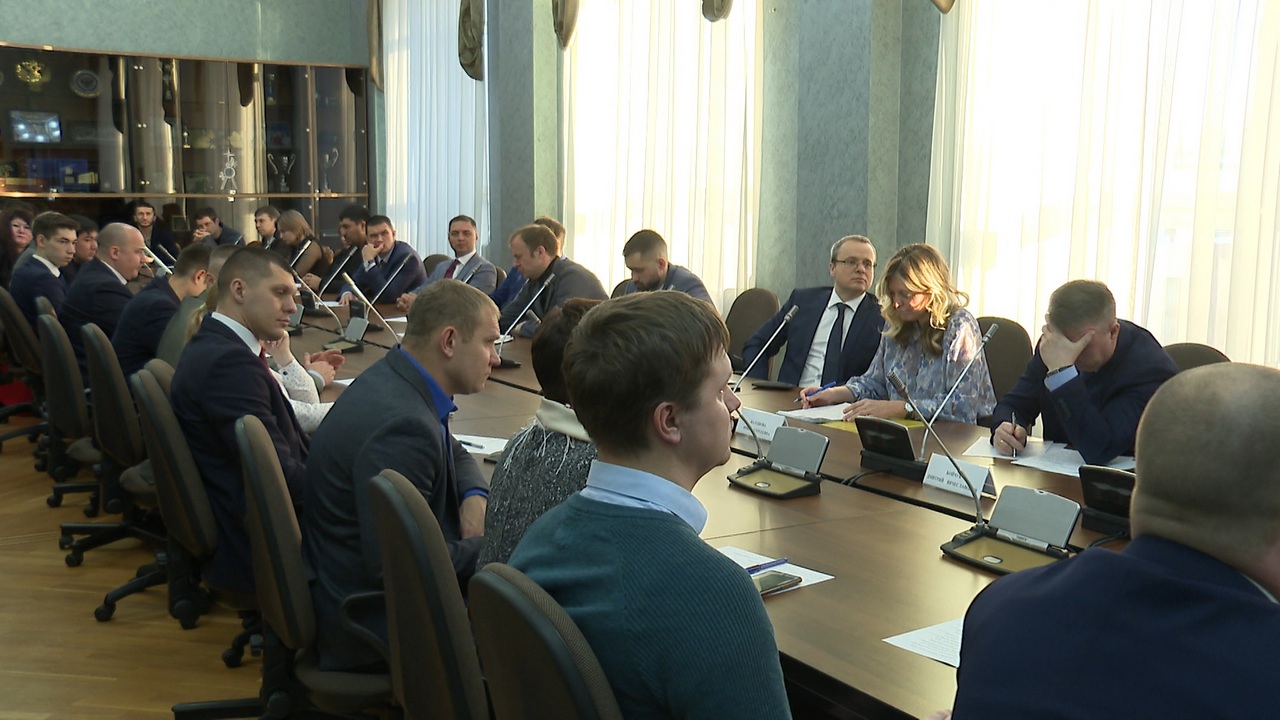 Молодые депутаты Челябинской области обсудили актуальные проблемы региона Молодые депутаты Челябинской области обсудили актуальные проблемы региона