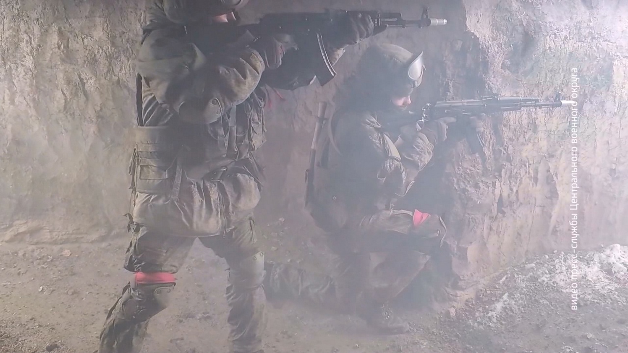 Контрактники из Челябинской области проходят курс подготовки перед СВО на учениях