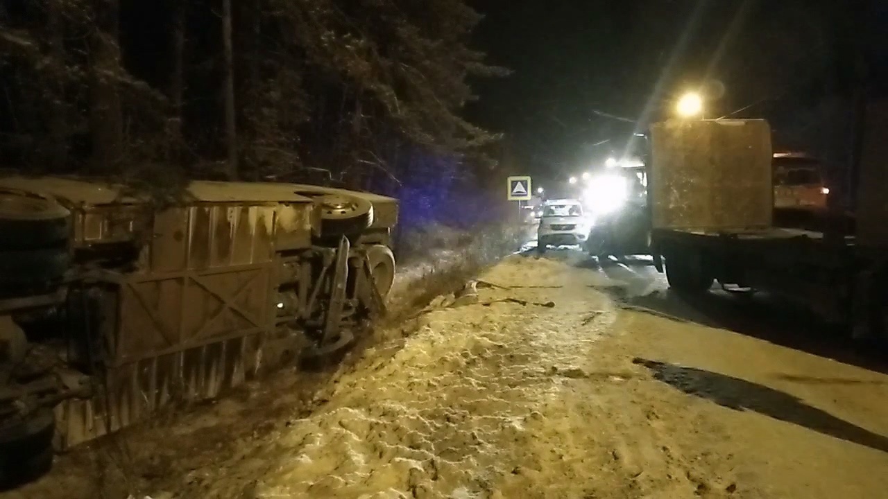 СК Челябинской области выясняет подробности ДТП с автобусом, в котором ехали дети СК Челябинской области выясняет подробности ДТП с автобусом, в котором ехали дети