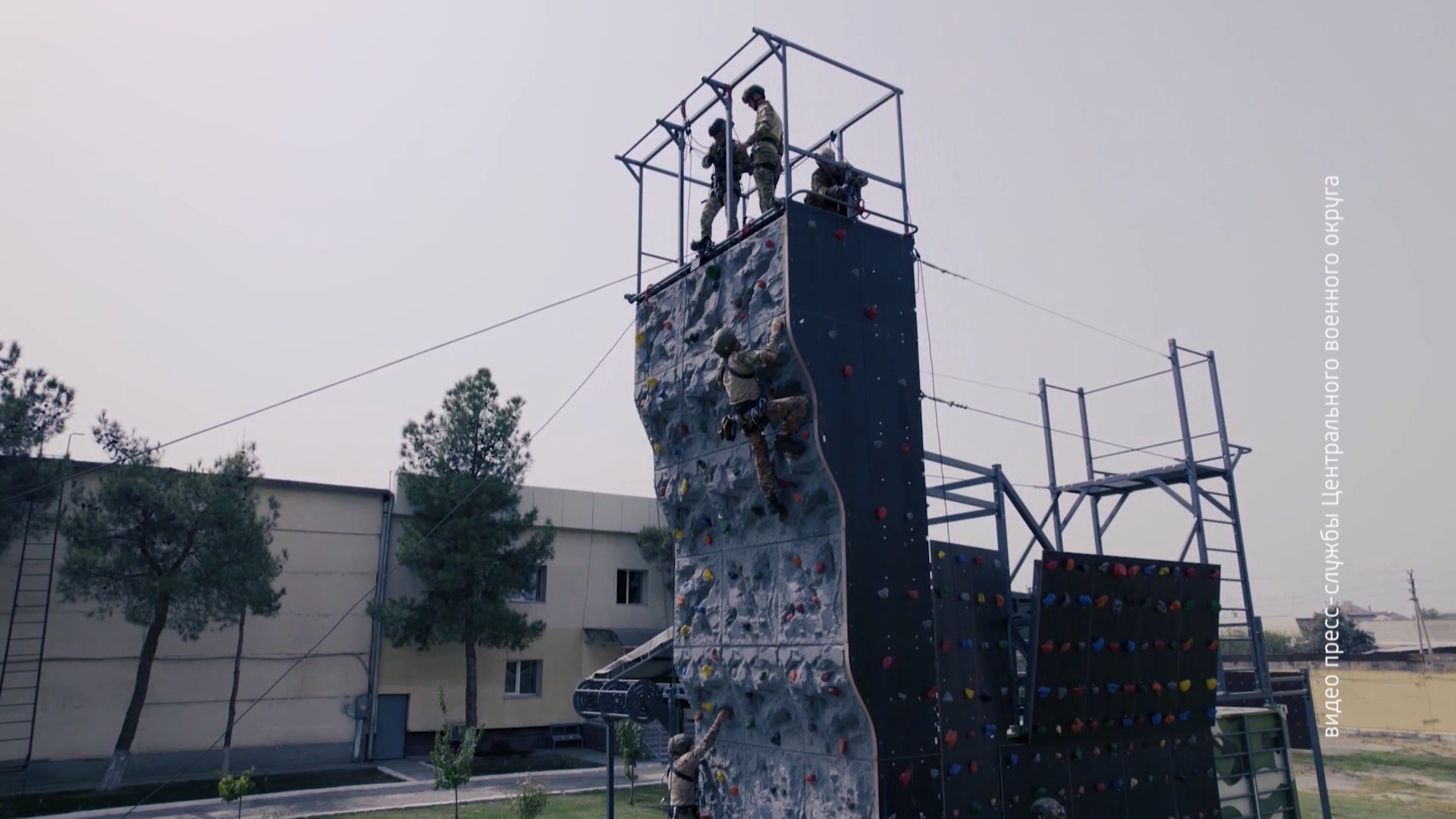 Разведчики из Челябинской области прошли горную спецподготовку на полигоне в Таджикистане