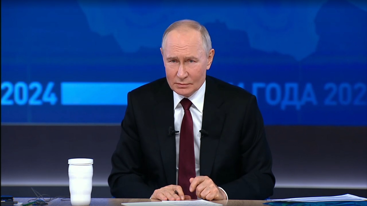 Владимир Путин: "Никаких лимитов по семейной и сельской ипотекам быть не должно" Владимир Путин: "Никаких лимитов по семейной и сельской ипотекам быть не должно"