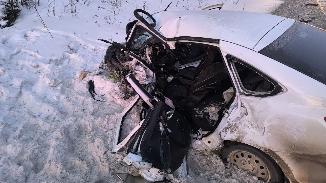 Два человека погибли в лобовой аварии на трассе под Златоустом Два человека погибли в лобовой аварии на трассе под Златоустом
