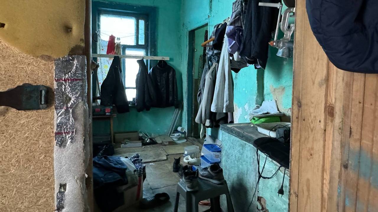 В Еткуле пенсионер три года живет в бытовке и борется за достойное жилье В Еткуле пенсионер три года живет в бытовке и борется за достойное жилье