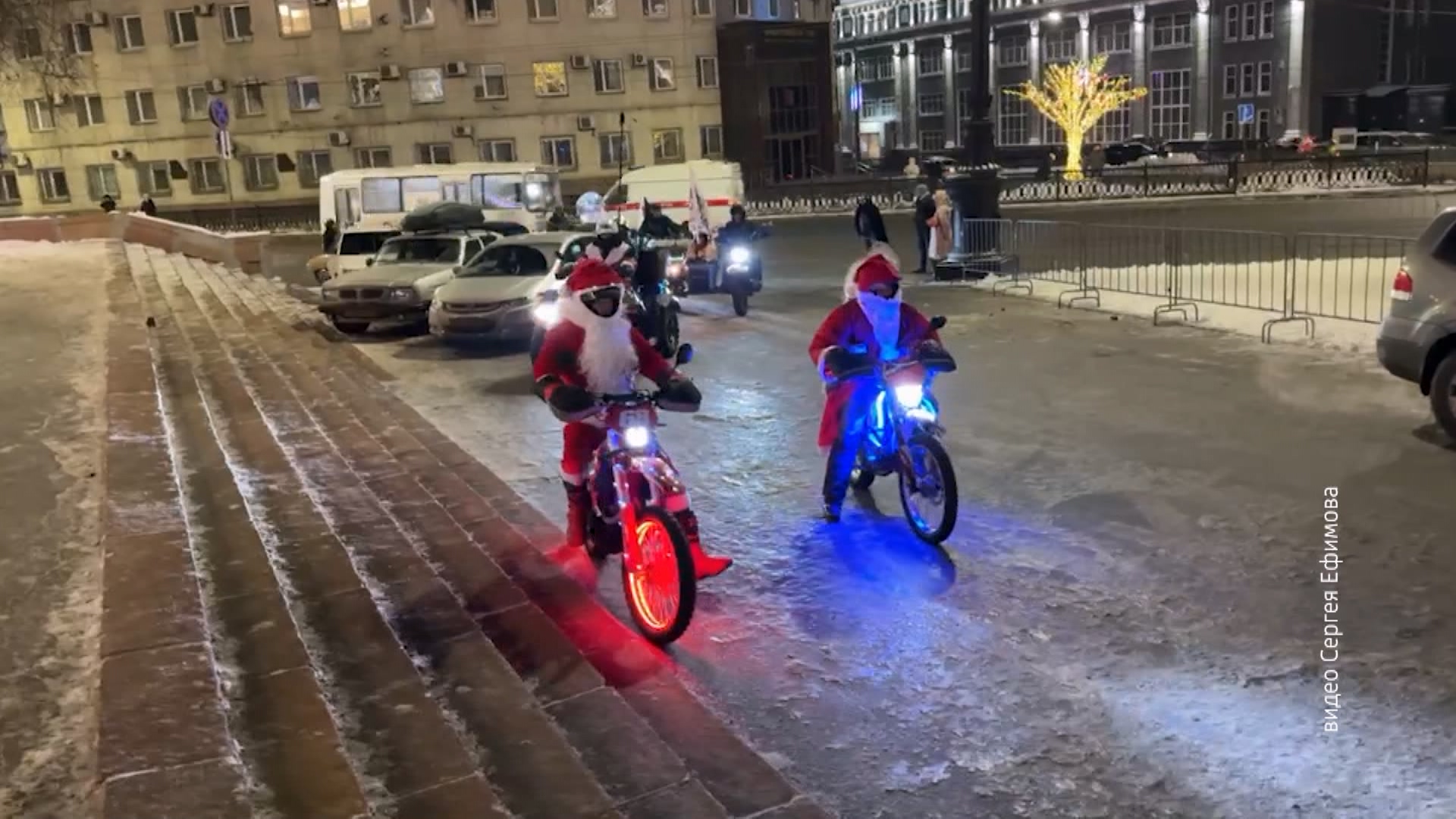 Мотопробег с новогодними подарками для детей устроили байкеры в Челябинской области Мотопробег с новогодними подарками для детей устроили байкеры в Челябинской области