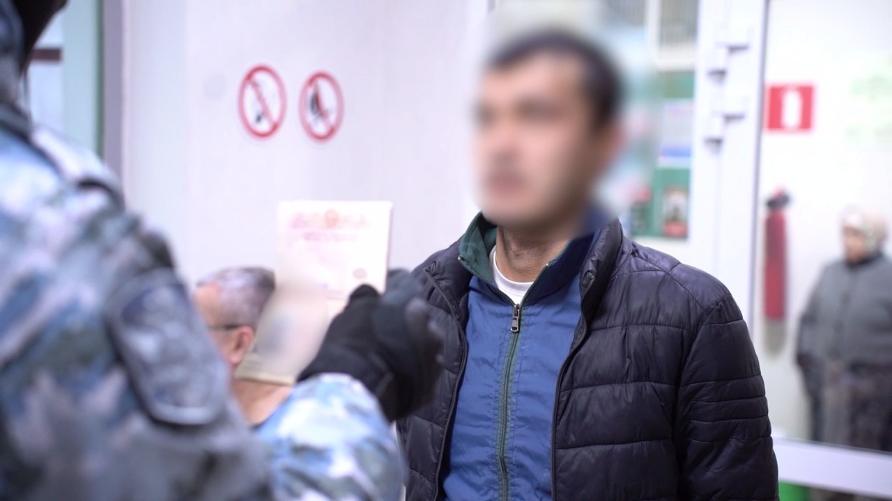 Нелегальных мигрантов нашли на рынках и стройках Челябинской области Нелегальных мигрантов нашли на рынках и стройках Челябинской области