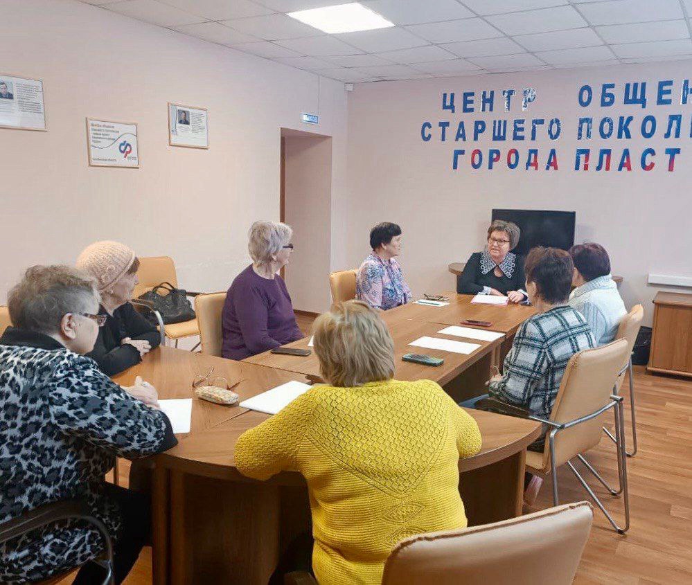 Нотариусы бесплатно консультируют пожилых жителей Челябинской области