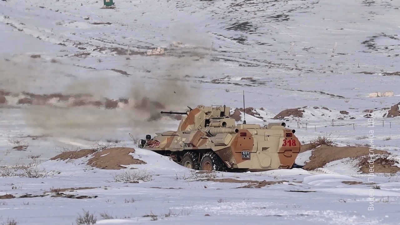 Уральские военные отработали навыки ведения боя на учениях в Таджикистане