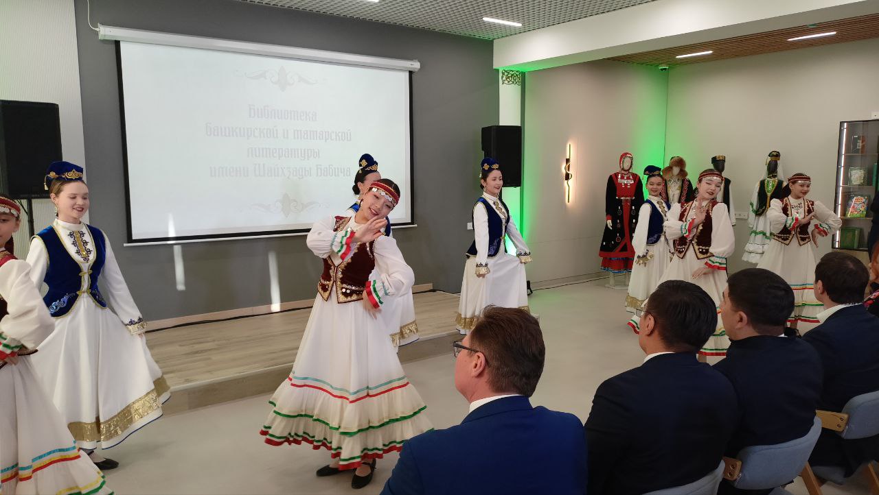 Одна из старейших библиотек открылась после ремонта в Челябинске